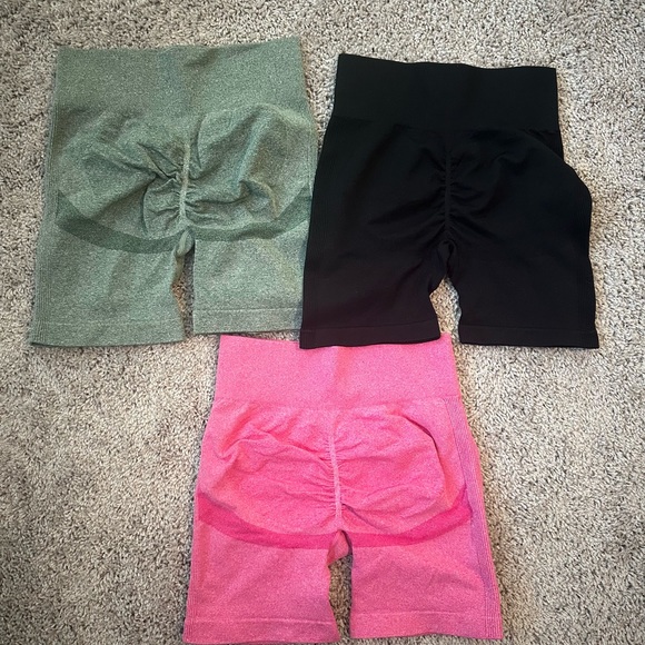 3 Pack Scrunch Workout Shorts-Amazon-Never Worn - Picture 4 of 4